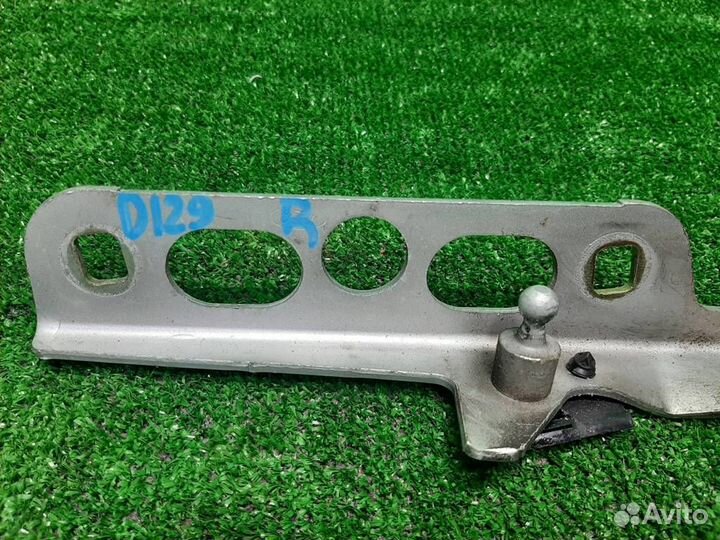 Петля капота правая Ford Mondeo 3 2002