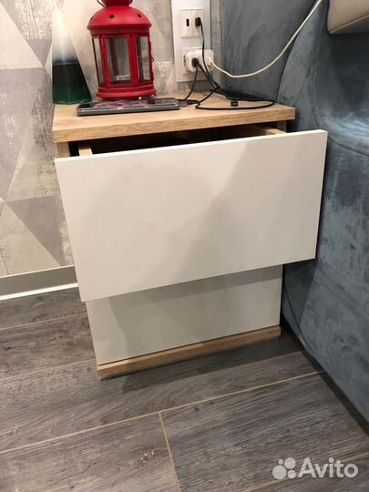 Тумбочка прикроватная