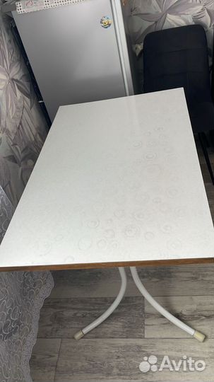 Кухонный стол