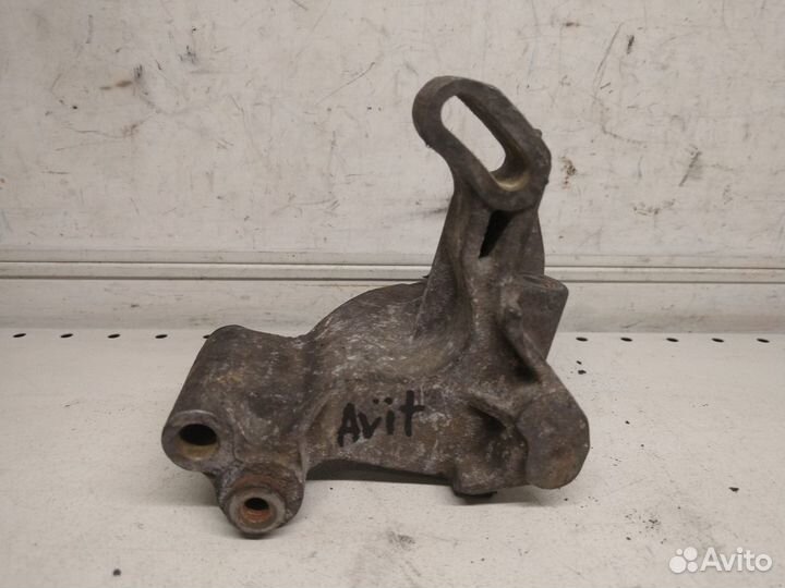 Кронштейн насоса гур VW Golf3 Passat B3 B4