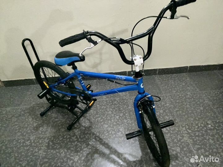 Трюковой велосипед BMX