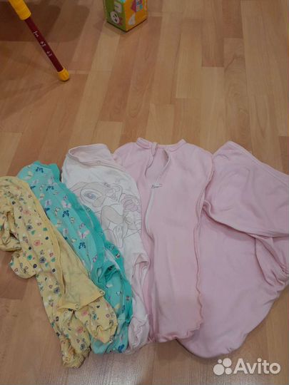 Конверт на выписку и детская одежда