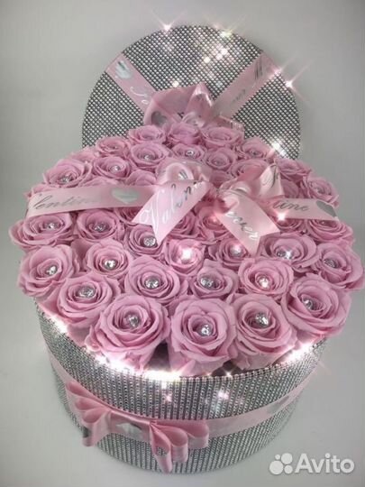 Цветы в шляпной коробке