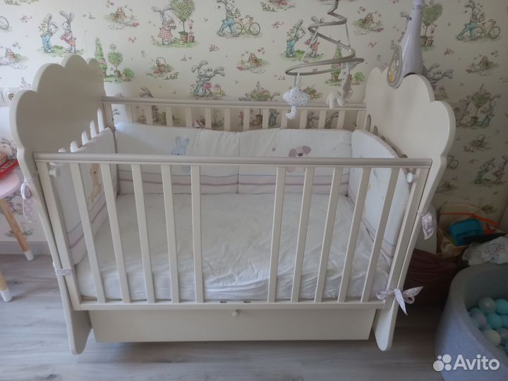 Детская кроватка