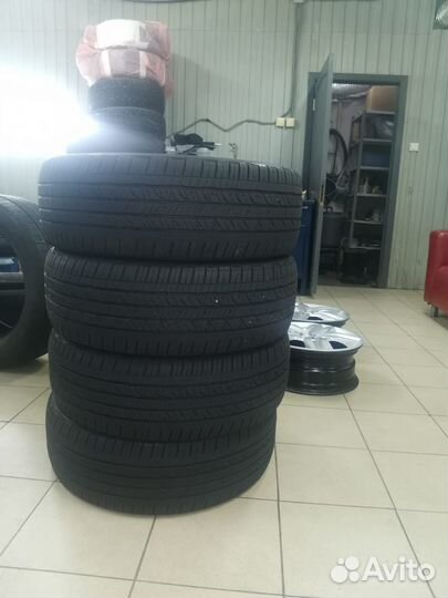 Bridgestone Dueler H/T 215/60 R17 96H