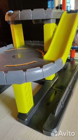 Детская парковка для машинок