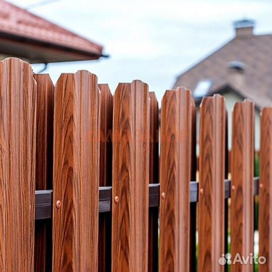 Забор из евроштакетника под дерево Кинель-Черкассы