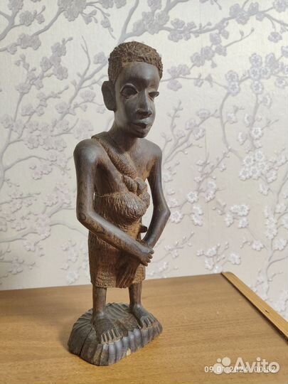 Резная фигурка