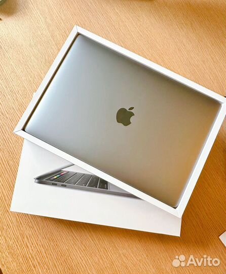 Apple MacBook Pro 13.3 2020 touch bar 256gb