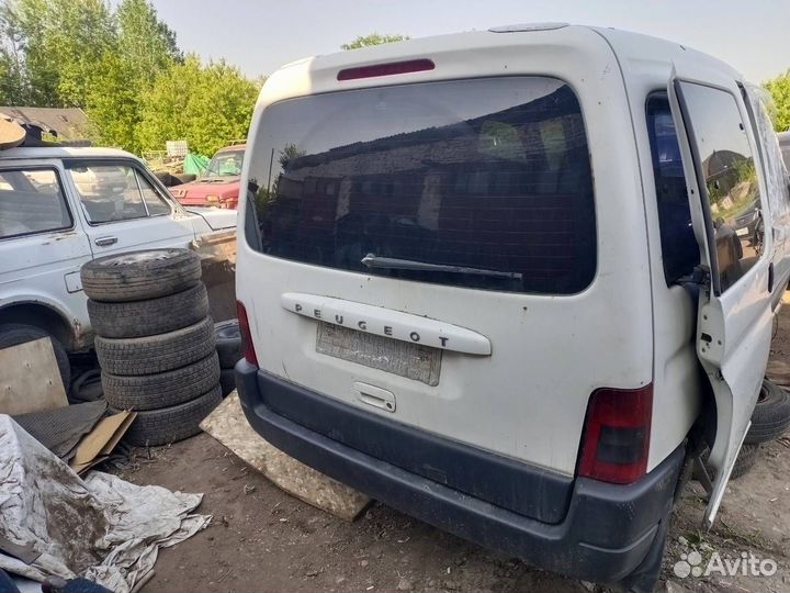 Крышка багажника Peugeot Partner M59 TU3A KFW