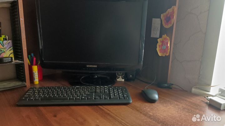 Настольный компьютер с монитором