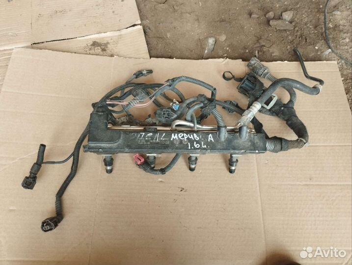 Топливная рампа с форсунками Opel Meriva A 1.6