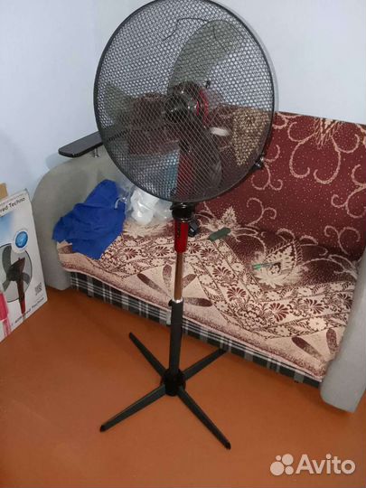 Вентилятор напольный с пультом