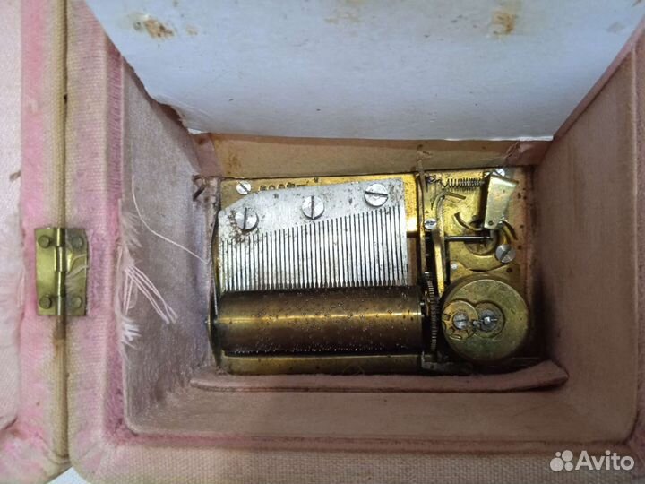Антикварная Музыкальная шкатулка 19 век