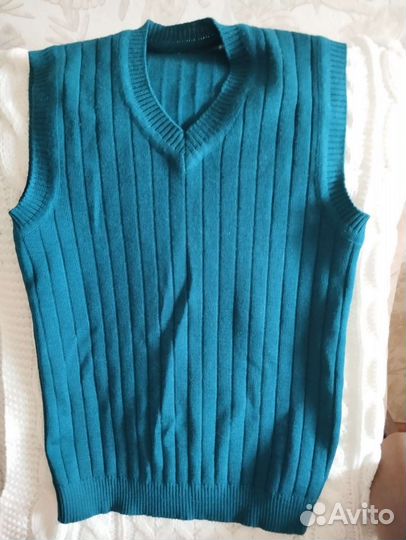 Жилетка школьная зеленая