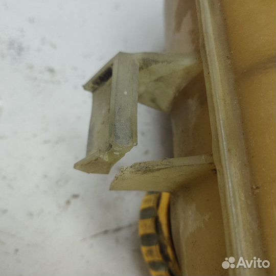 Бачок расширительный Opel Omega 1994