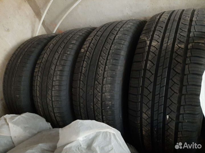 Michelin  Defender XT 285/60 R18