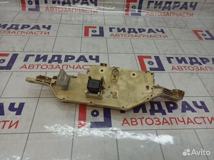 Блок предохранителей Toyota Land Cruiser (J100) 82731-60030