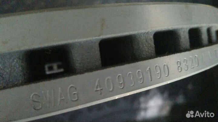 Диск тормозной передний swag 40939190