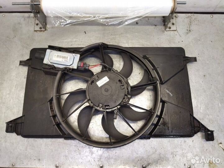 Вентилятор охлаждения радиатора Ford Focus 3