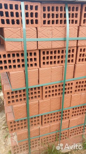Кирпич красный пустотелый
