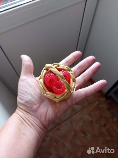 Корзинка из бумажной лозы мини