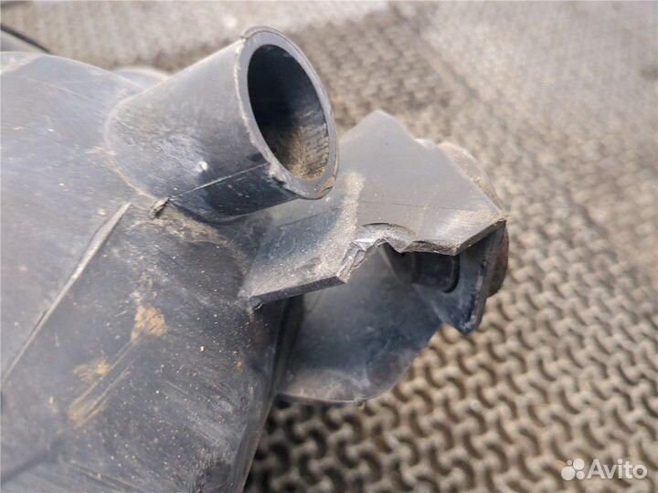 Корпус воздушного фильтра Nissan Pathfinder, 2010