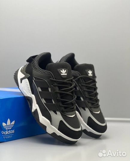 Кроссовки женские Adidas