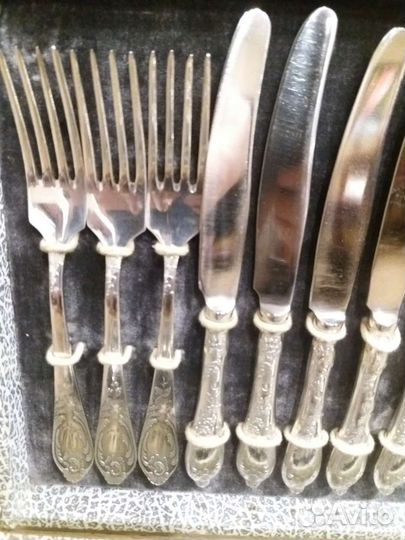 Набор столовых приборов мельхиор