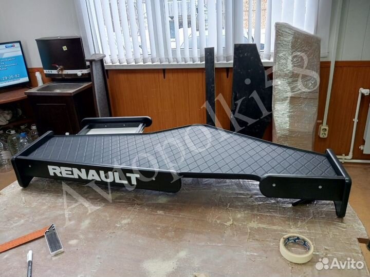 Стол полка на торпеду грузового автомобиля