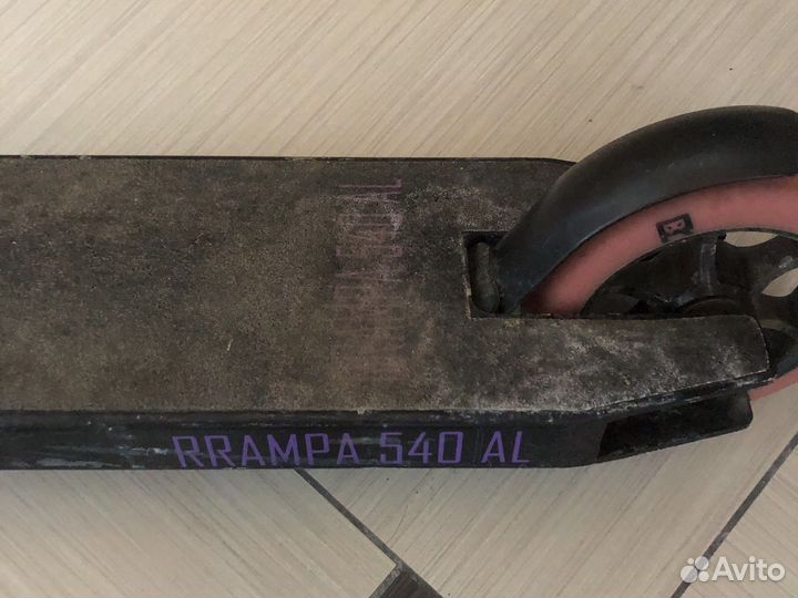 Трюковой самокат