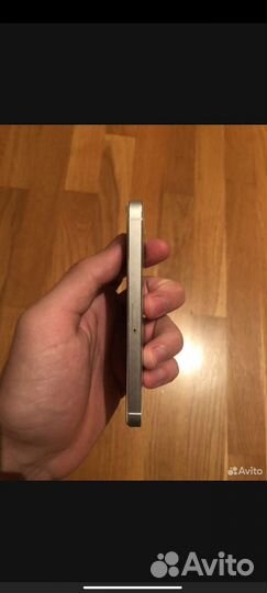 Телефон iPhone 5s
