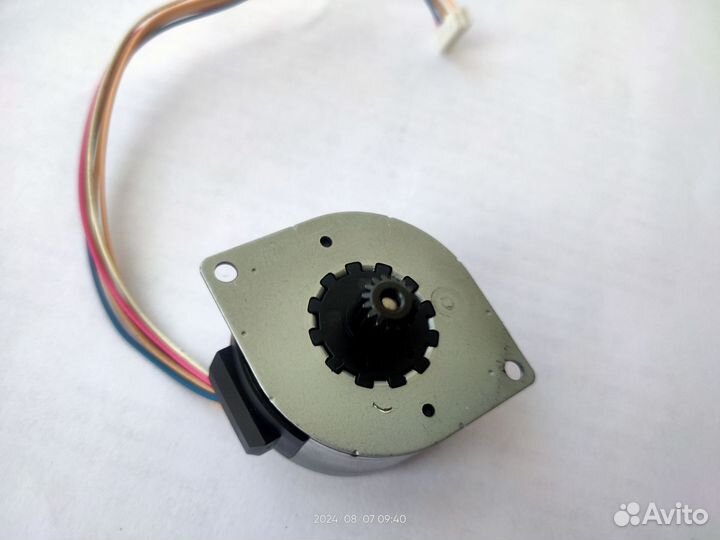 Шаговые двигатели