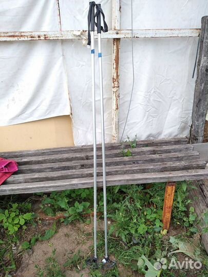 Лыжи 190 см с насечками. Лыжные палки 130 и 150 см