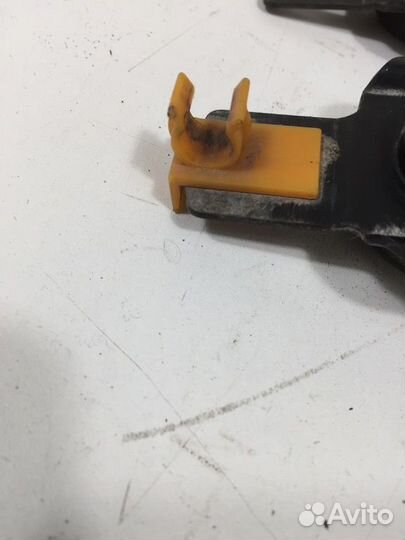 Крепление радиатора