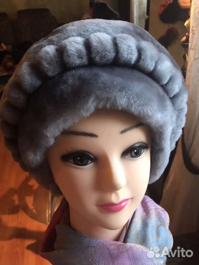 Берет из мутона новый