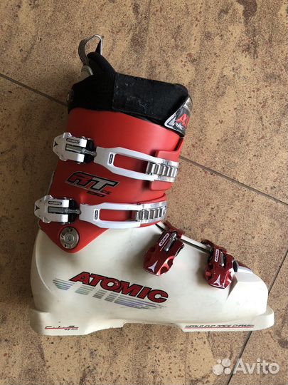 Горнолыжные ботинки atomic