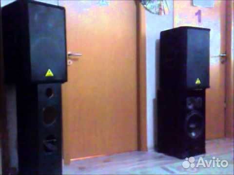 2 шт ас Behringer VS1220 + 2 стойки + 2 кабеля 6 м
