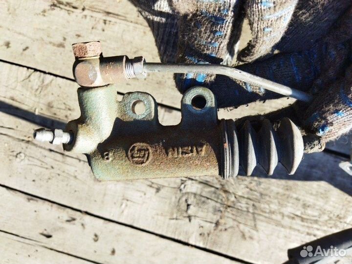 Рабочий цилиндр сцепления Toyota Corolla Fielder