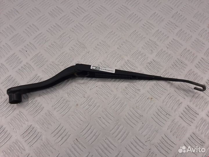 Щеткодержатель (поводок стеклоочистителя, дворник)