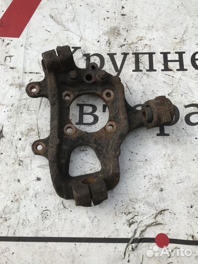 Кулак задний левый Nissan Pathfinder III (2004—201