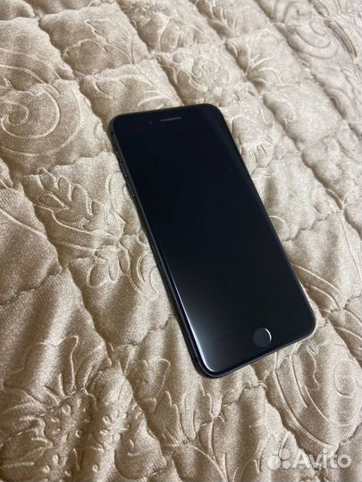 iPhone 8 Plus, 64 ГБ