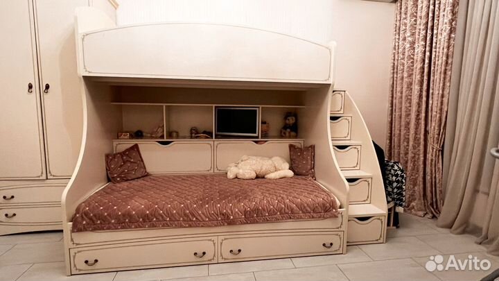 Кровать детская двухярусная