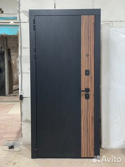 Дверь входная металлическая