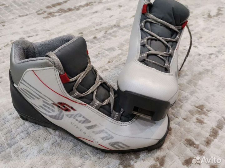 Лыжные ботинки