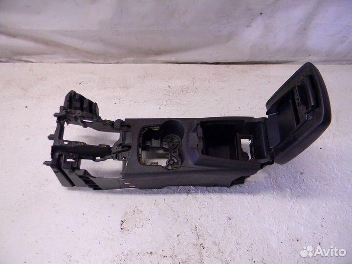 Подлокотник Focus III 2011