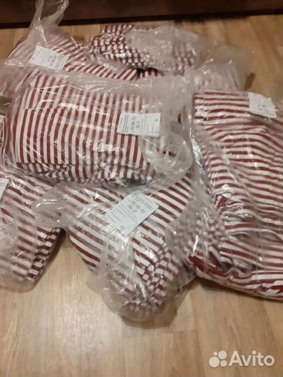 Тельняшка крапового и белого цвета