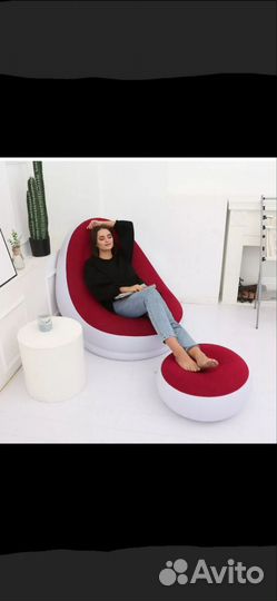 Кресло с пуфом