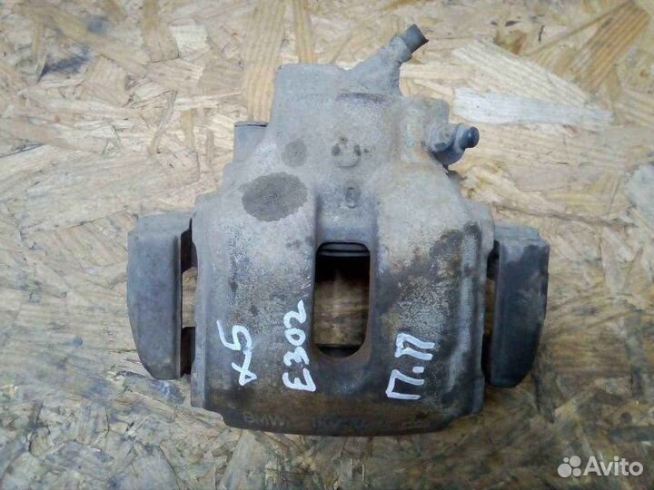 Суппорт передний правый Bmw X5 E53 2006