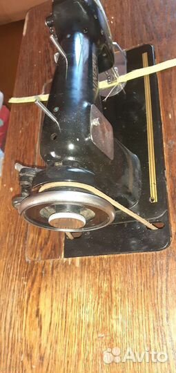 Швейная машинка minerva